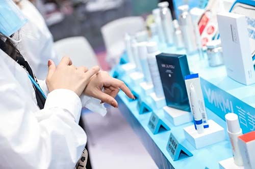 國貨綻妍以「光合修護」技術，一馬當先拯救受損皮膚屏障